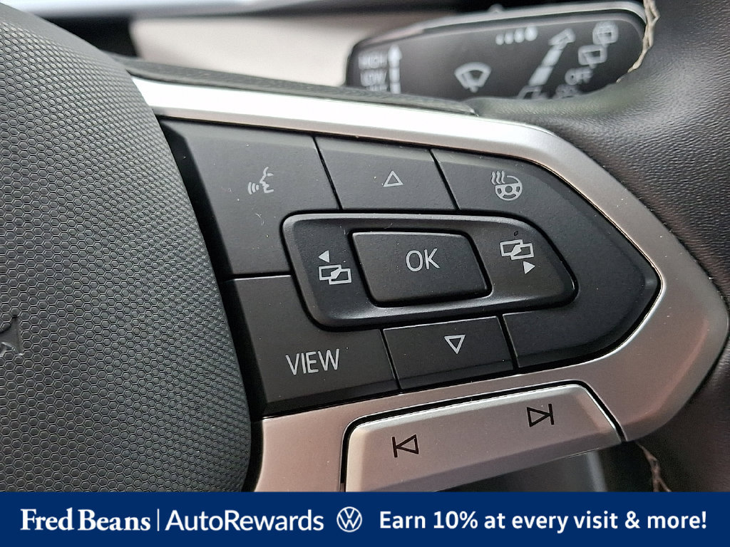 Certified 2025 Volkswagen Taos SE AWD/4WD image 27