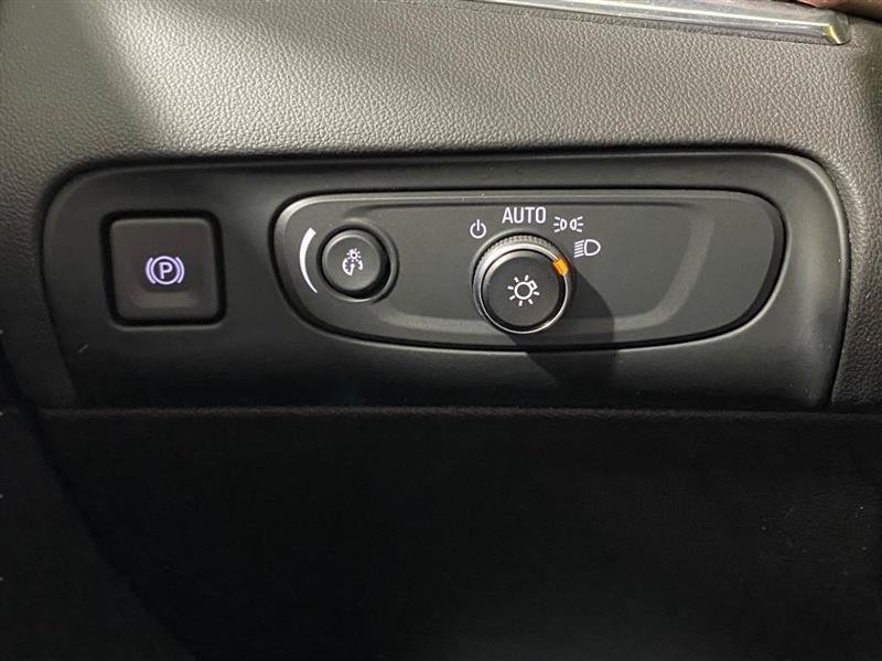 Used 2021 Buick Enclave Avenir w/ Avenir Technology Package AWD/4WD image 21