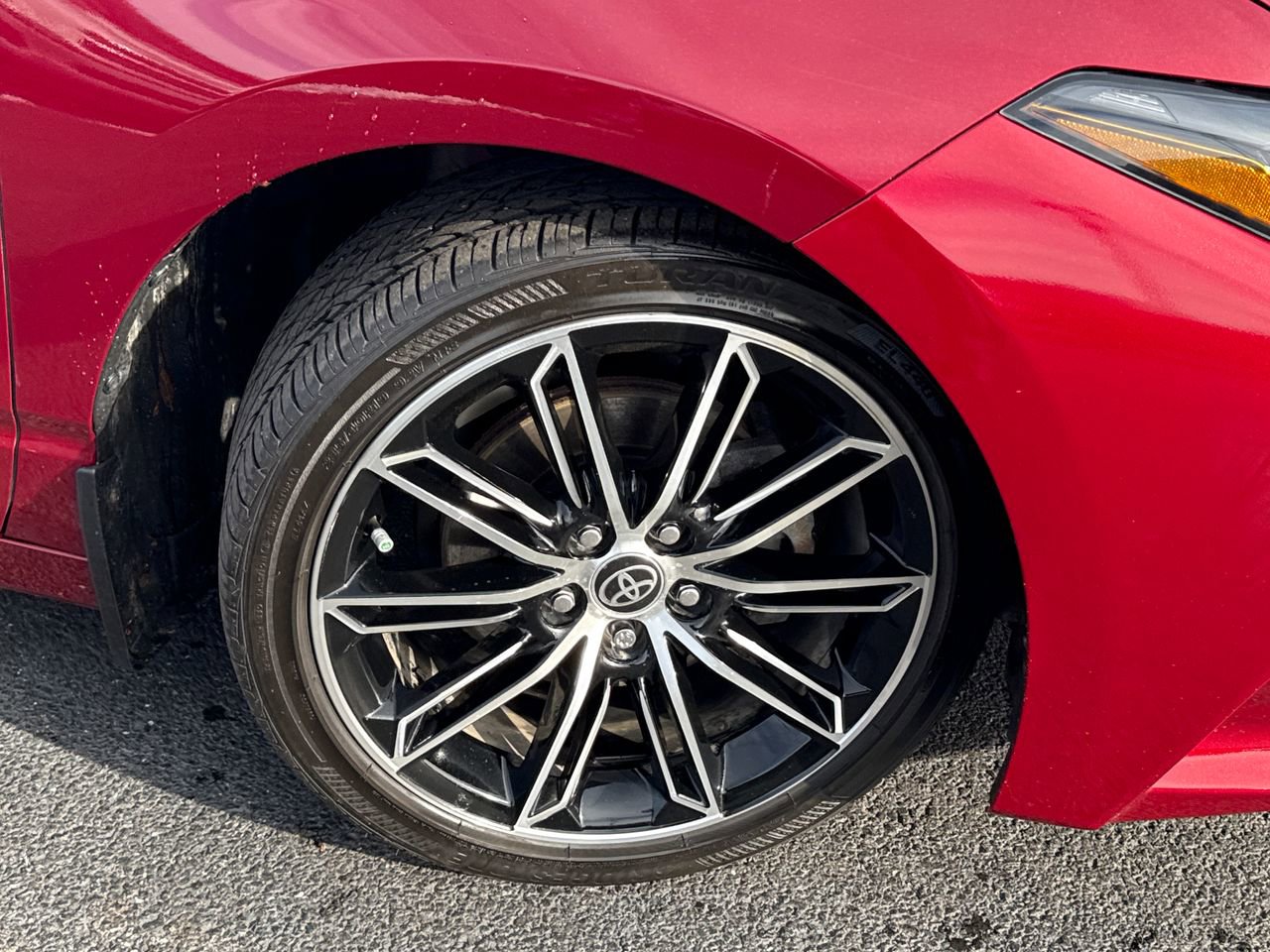 Used 2021 Toyota Avalon XSE image 9