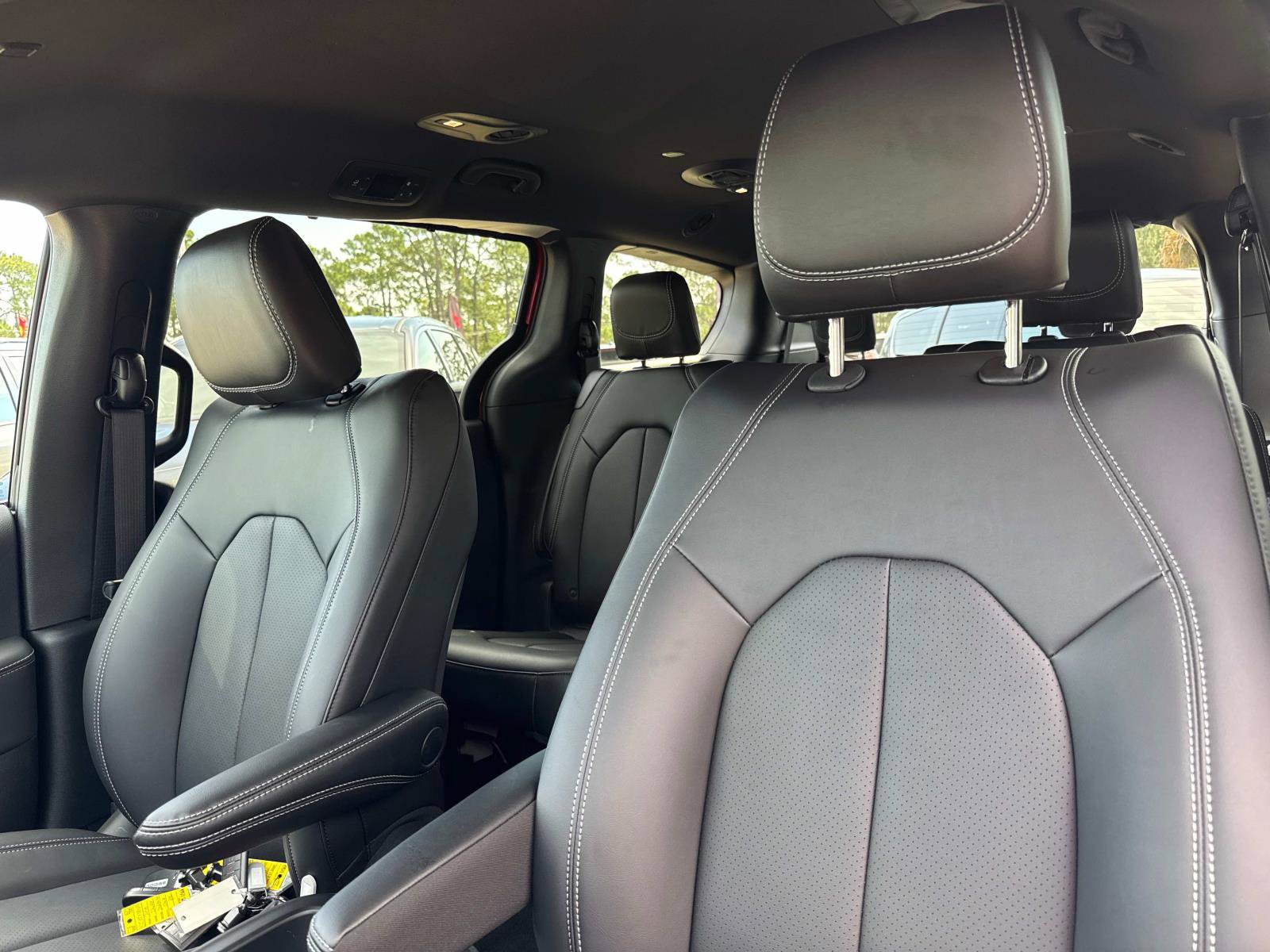 New 2026 Chrysler Pacifica Select image 22