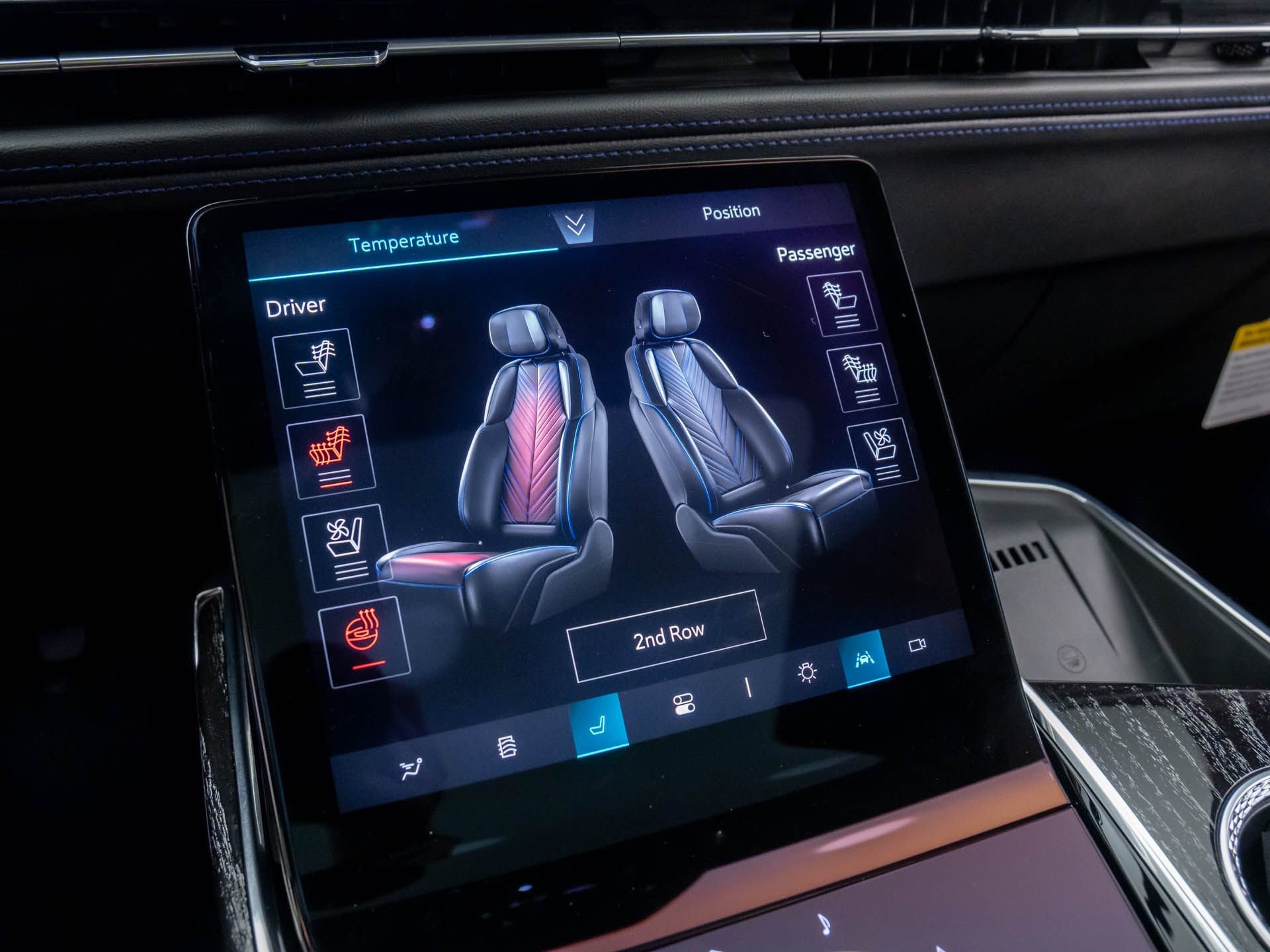 New 2025 Cadillac Escalade IQ Sport 1 w/ LPO, ONYX Package image 21