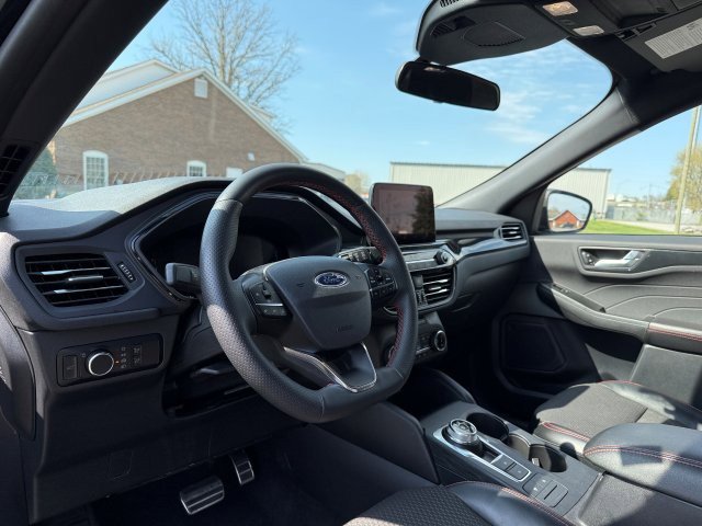 Used 2023 Ford Escape ST-Line image 11