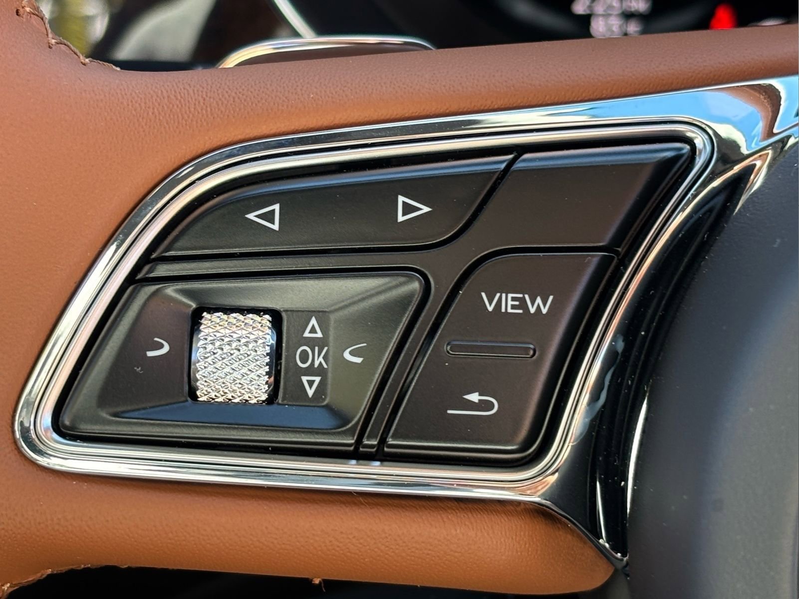 New 2025 Bentley Bentayga Extended Wheelbase image 58