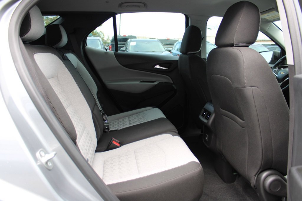 Used 2024 Chevrolet Equinox LS w/ Driver Confidence II Package FWD image 11