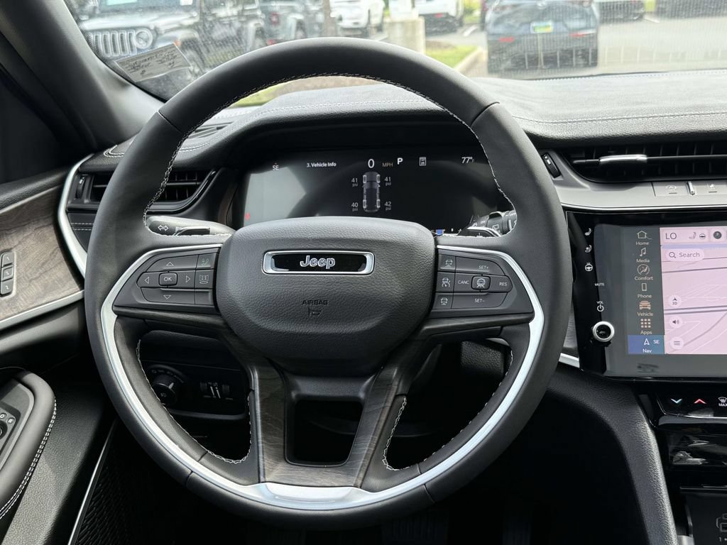 New 2027 Jeep Grand Cherokee Limited AWD/4WD image 19