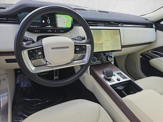 Certified 2023 Land Rover Range Rover SE image 18