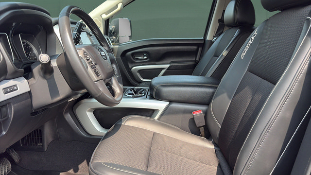 Used 2016 Nissan Titan PRO-4X AWD/4WD image 22