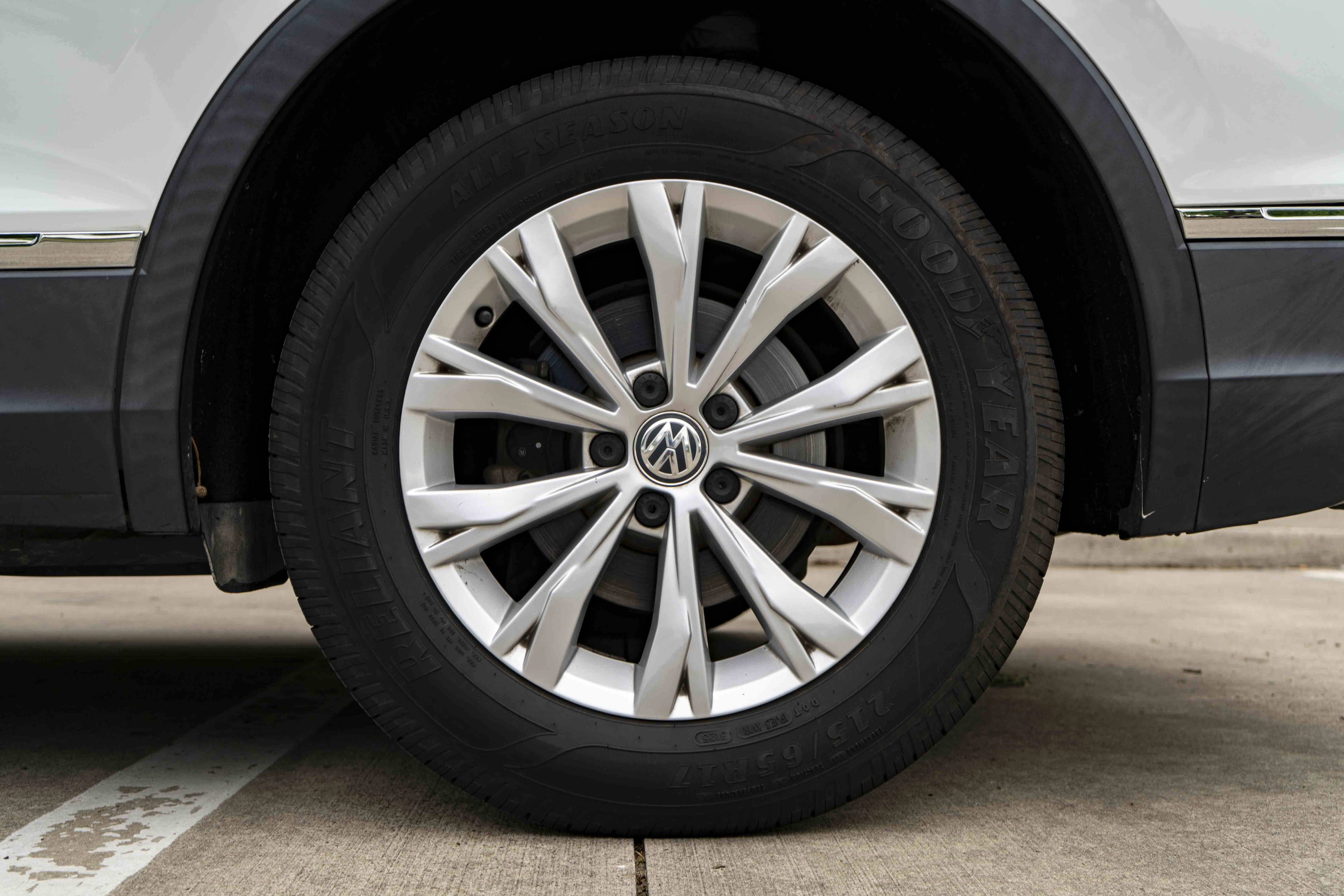 Used 2018 Volkswagen Tiguan SE image 14