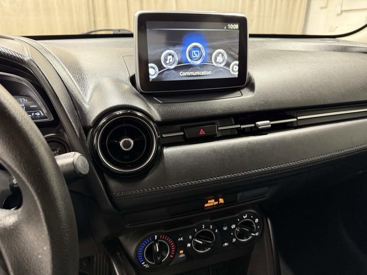 Used 2017 Toyota Yaris iA image 12