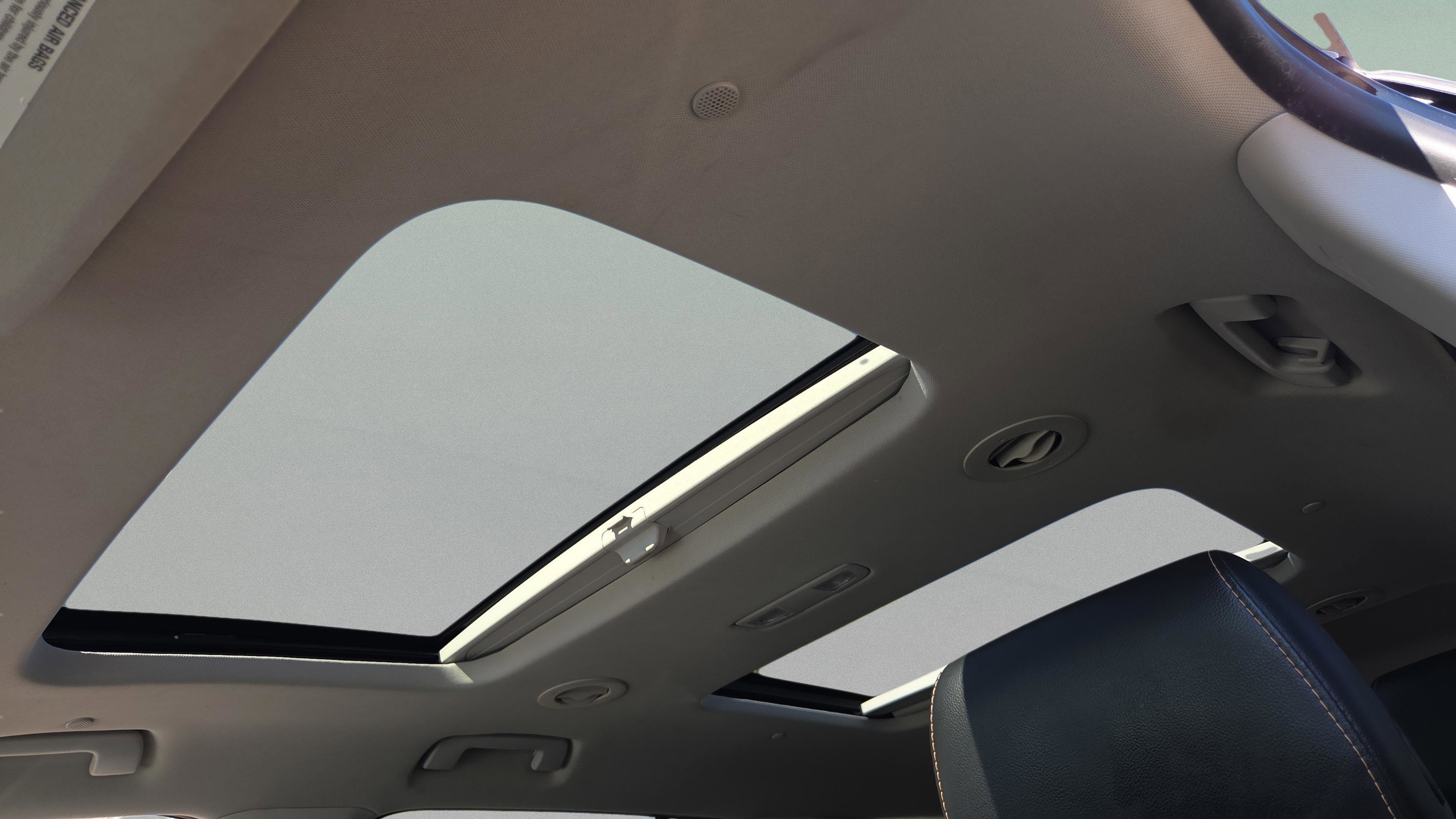 Used 2018 Chevrolet Traverse Premier image 12