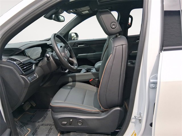 Used 2024 GMC Acadia AT4 image 9