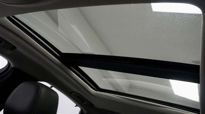 Used 2013 Cadillac XTS Premium image 24