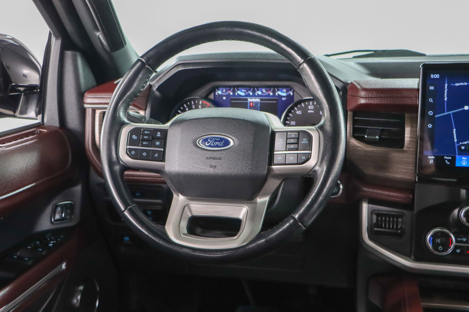 Used 2023 Ford Expedition Limited image 13