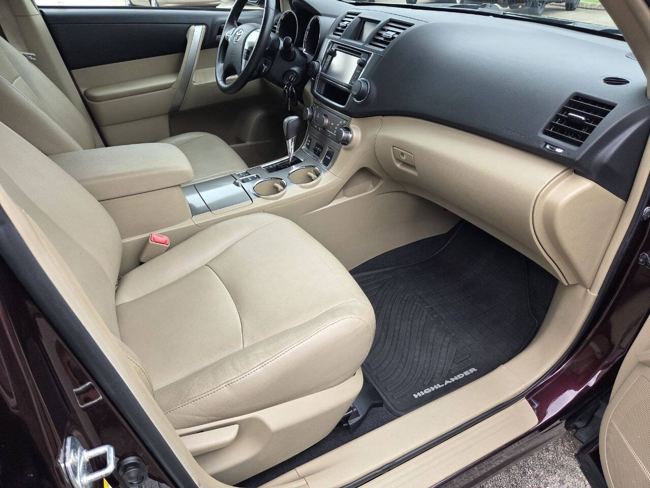 Used 2013 Toyota Highlander SE AWD/4WD image 12