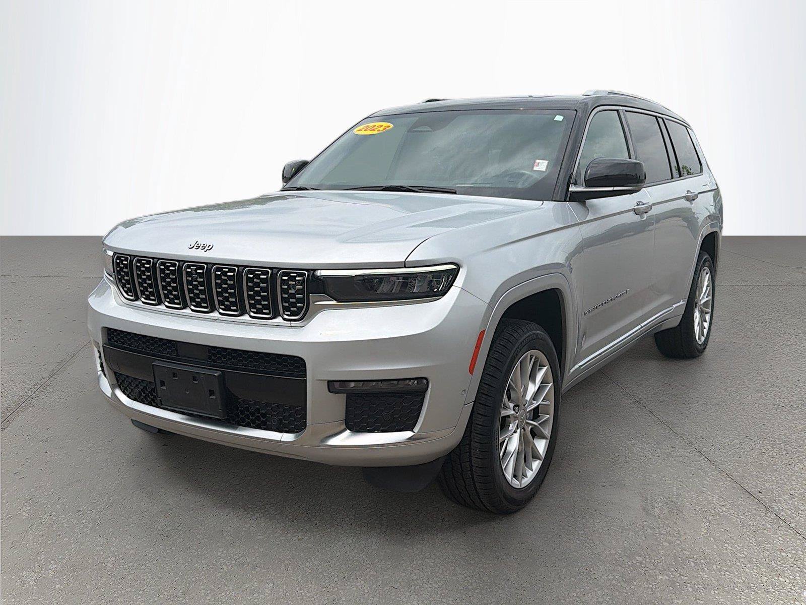 Used 2023 Jeep Grand Cherokee L Summit w/ Advanced Protech Group IV AWD/4WD image 8