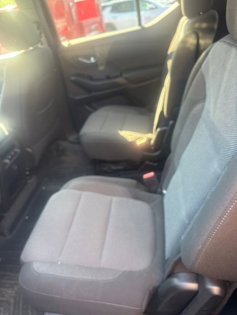 Used 2023 Chevrolet Traverse LT w/ LPO, Cargo Package AWD/4WD image 15