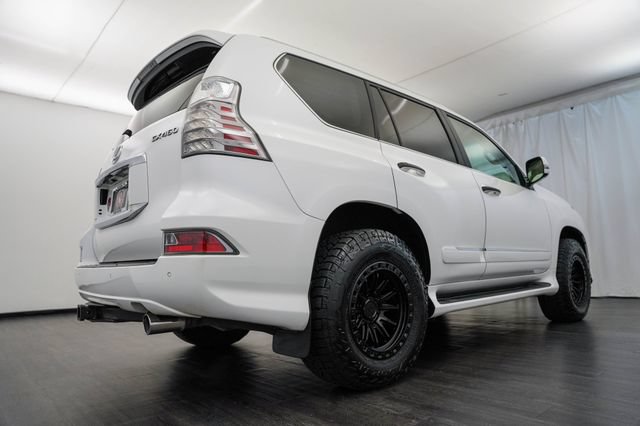 Used 2017 Lexus GX 460 Luxury w/ Preferred Accessory Package AWD/4WD image 32