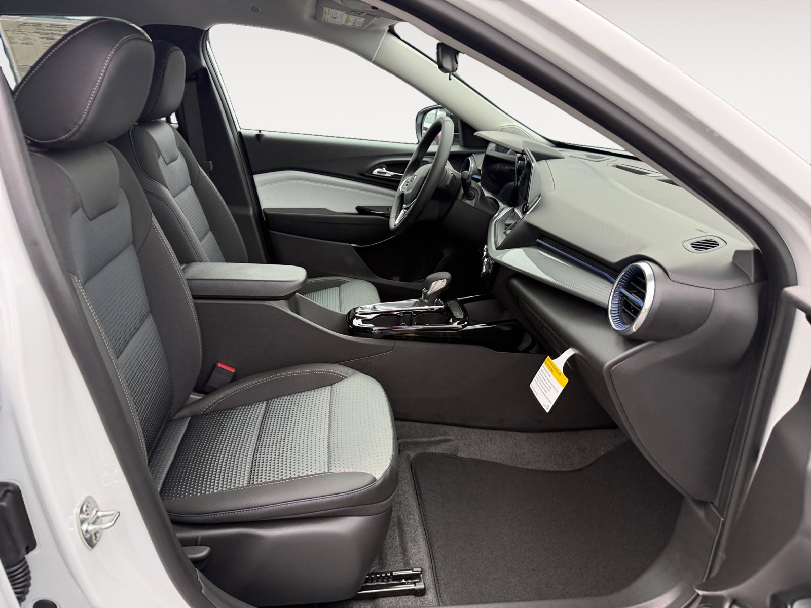 New 2026 Chevrolet Trax LT w/ Driver Confidence Package image 19