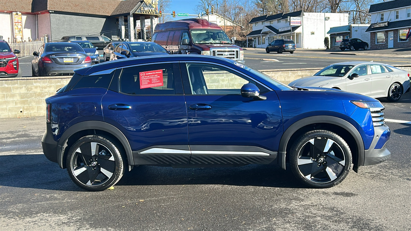 Certified 2025 Nissan Kicks SR image 12