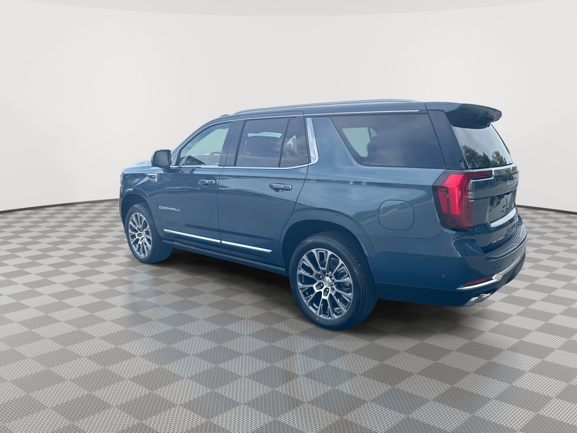 New 2026 GMC Yukon Denali w/ Denali Reserve Package AWD/4WD image 6