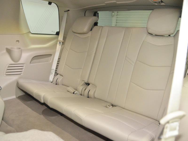 Used 2019 Cadillac Escalade Premium Luxury w/ LPO, Radiant Package AWD/4WD image 33