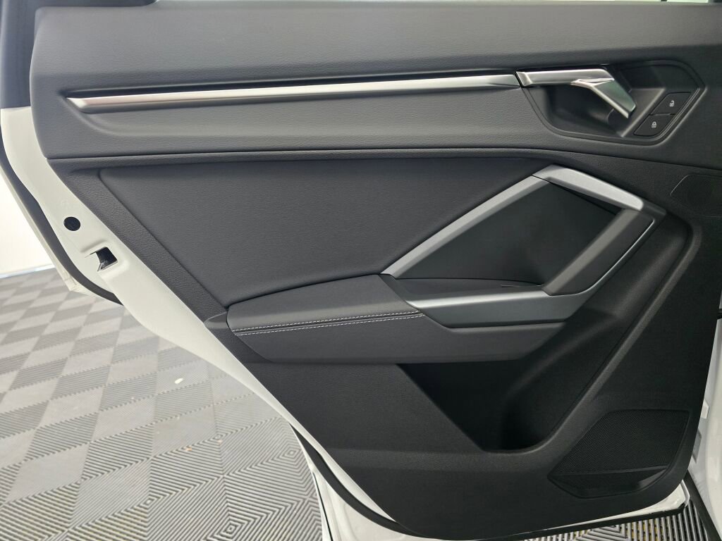 New 2025 Audi Q3 2.0T Premium image 19