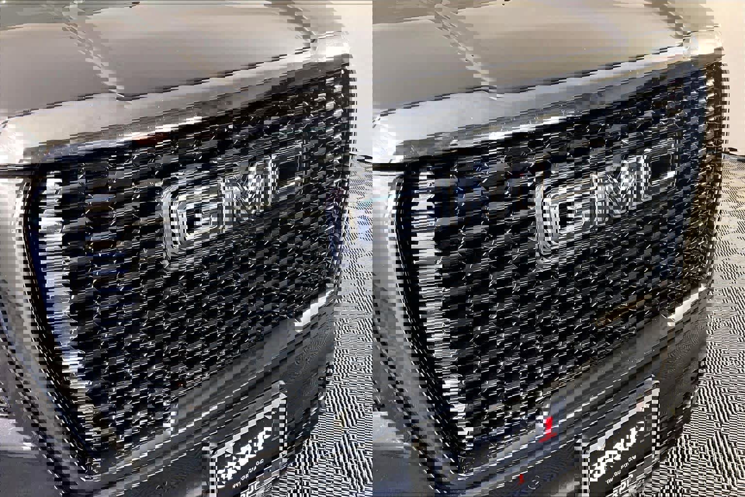 Used 2023 GMC Yukon Denali Ultimate AWD/4WD image 29