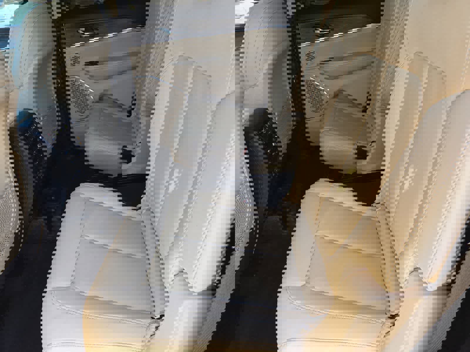 Used 2022 Jeep Grand Cherokee L Limited image 18