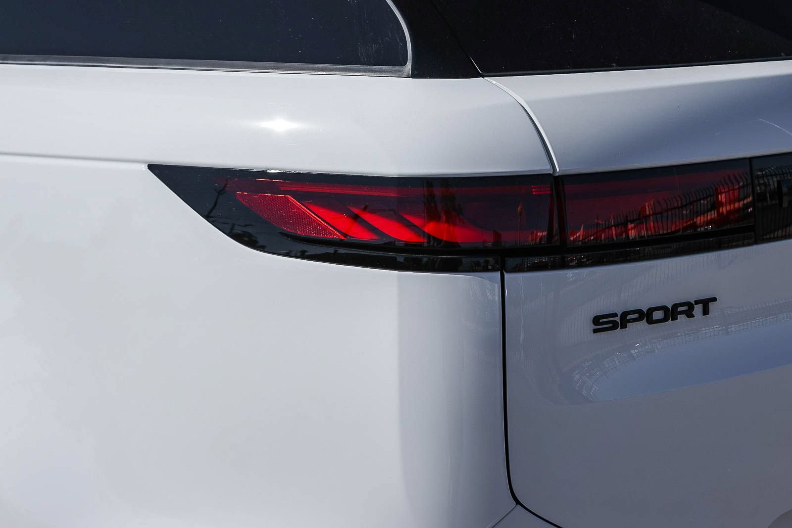 New 2026 Land Rover Range Rover Sport Dynamic SE AWD/4WD image 11