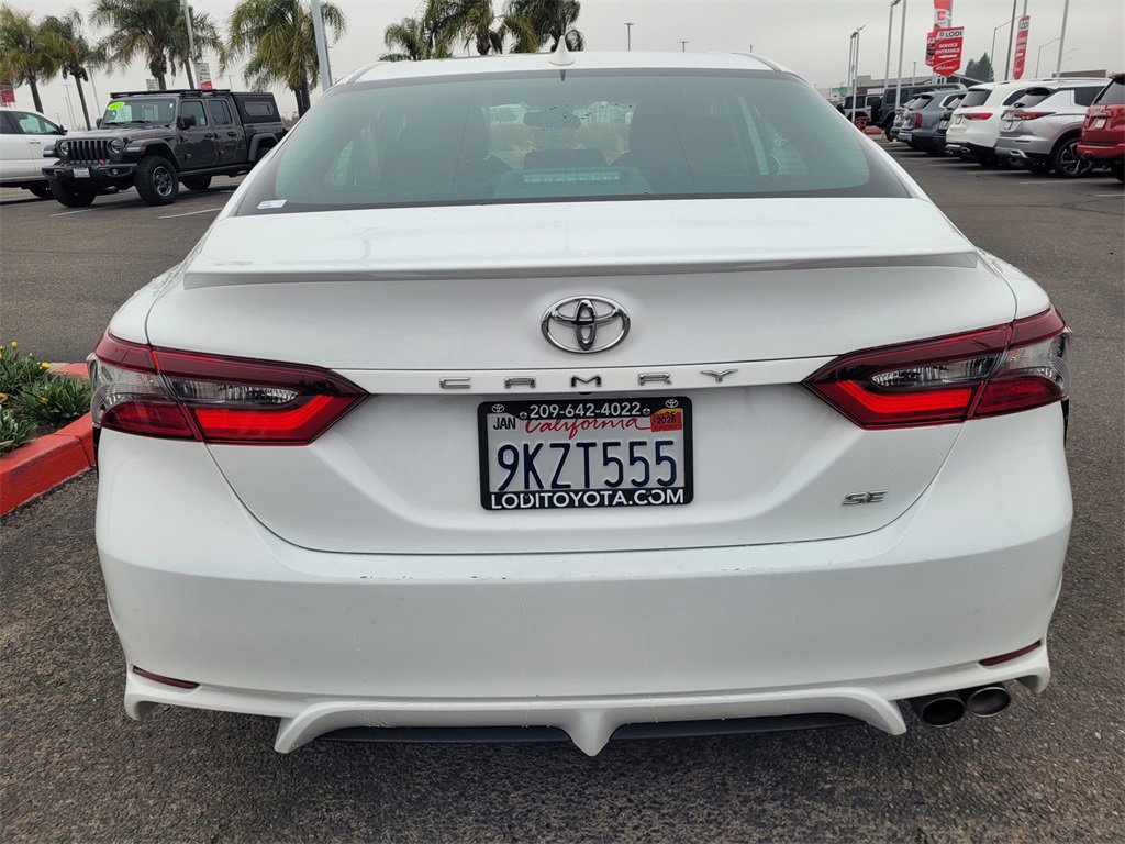 Used 2020 Toyota Camry SE image 5
