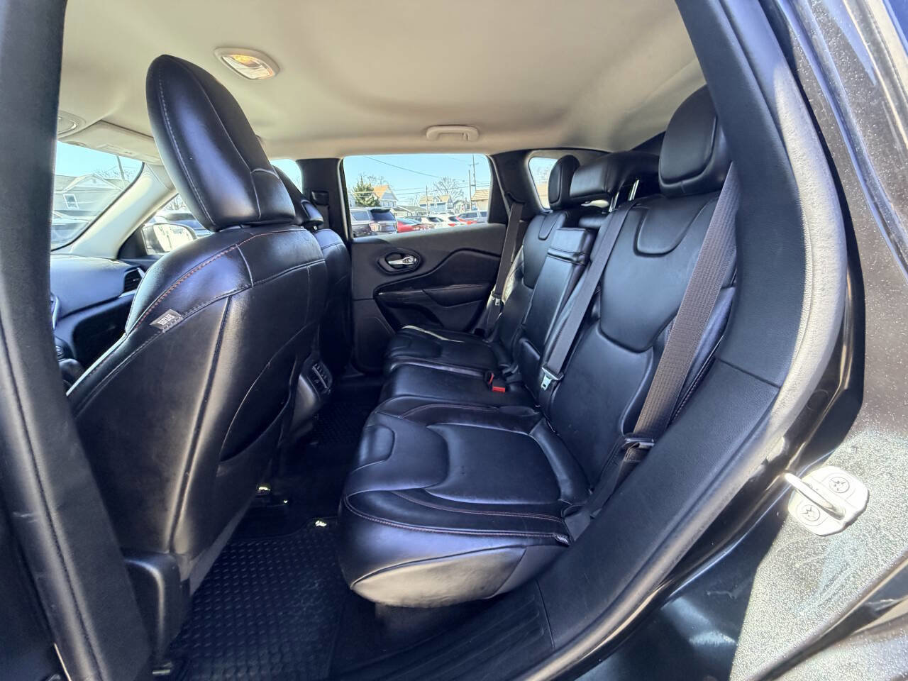 Used 2014 Jeep Cherokee Trailhawk w/ Leather Interior Group image 34