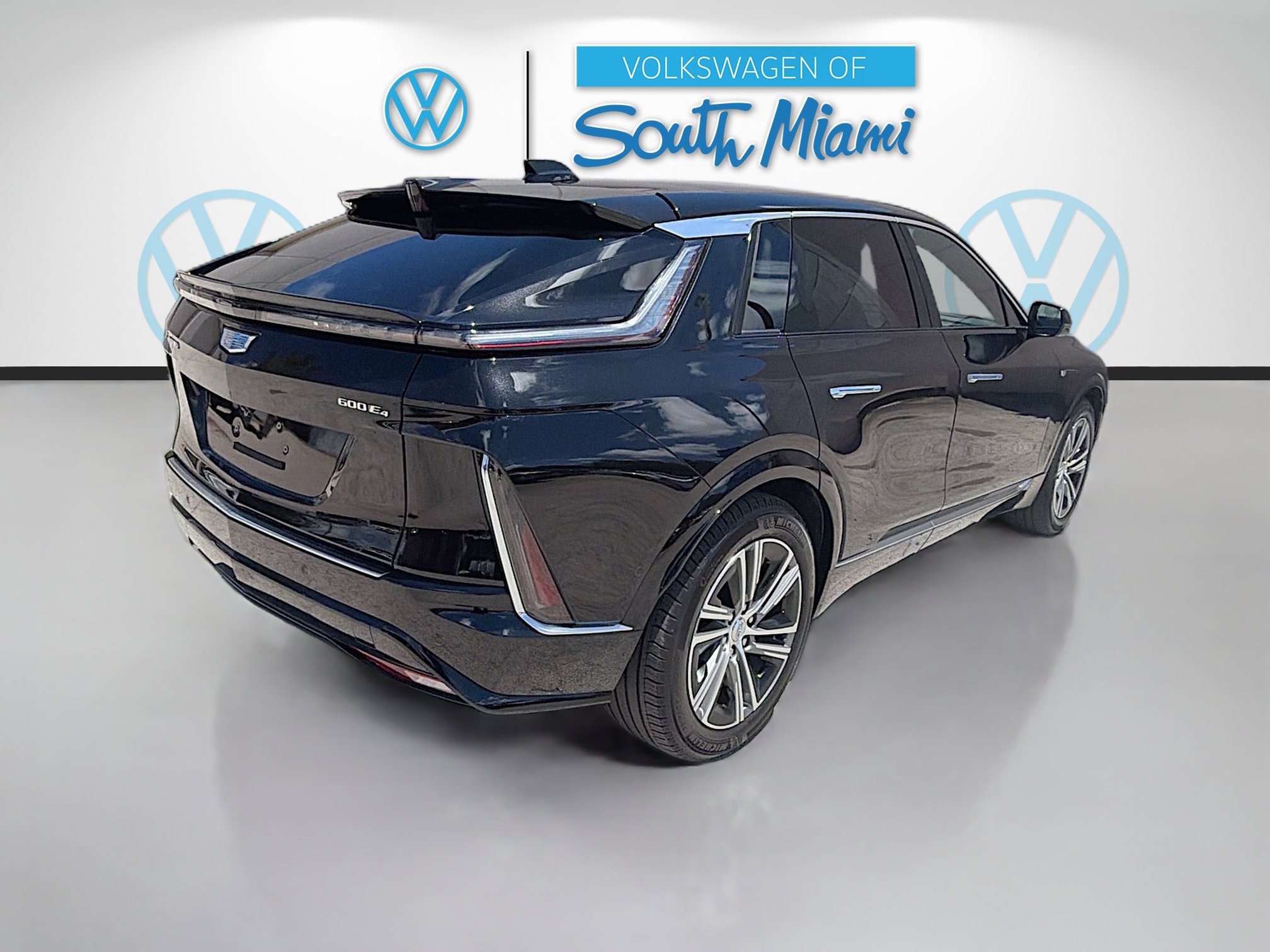 Used 2024 Cadillac Lyriq Luxury image 7