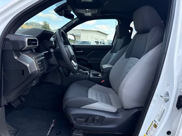 Used 2024 Toyota Tacoma TRD Off-Road w/ TRD Off Road Upgrade Package AWD/4WD image 17