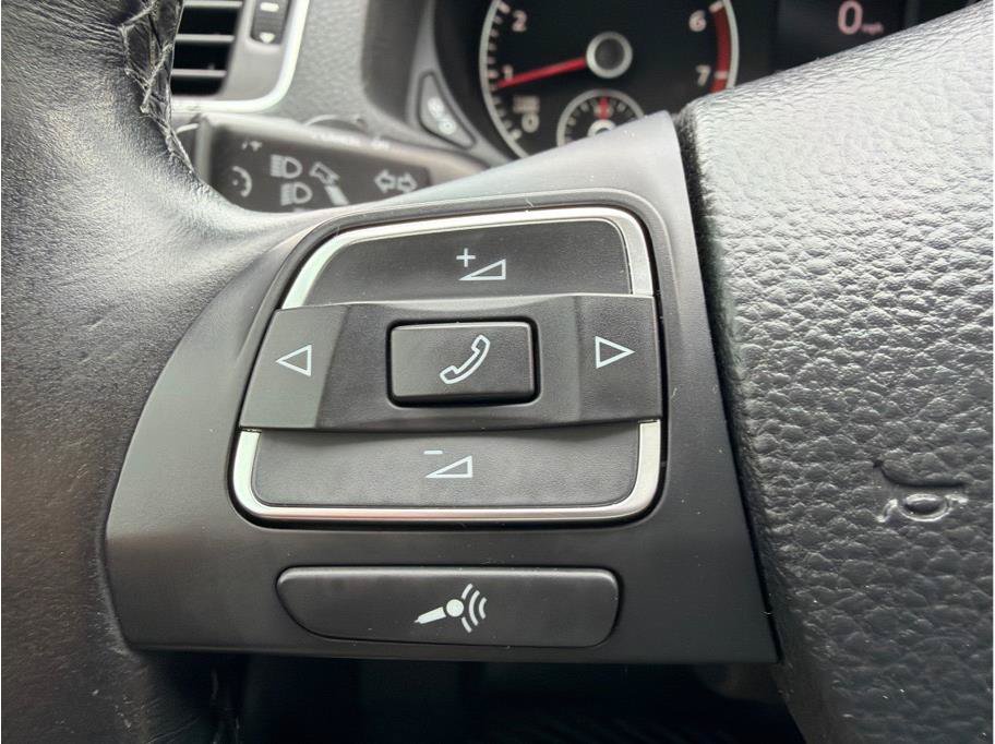 Used 2014 Volkswagen Passat 1.8T SE FWD image 17
