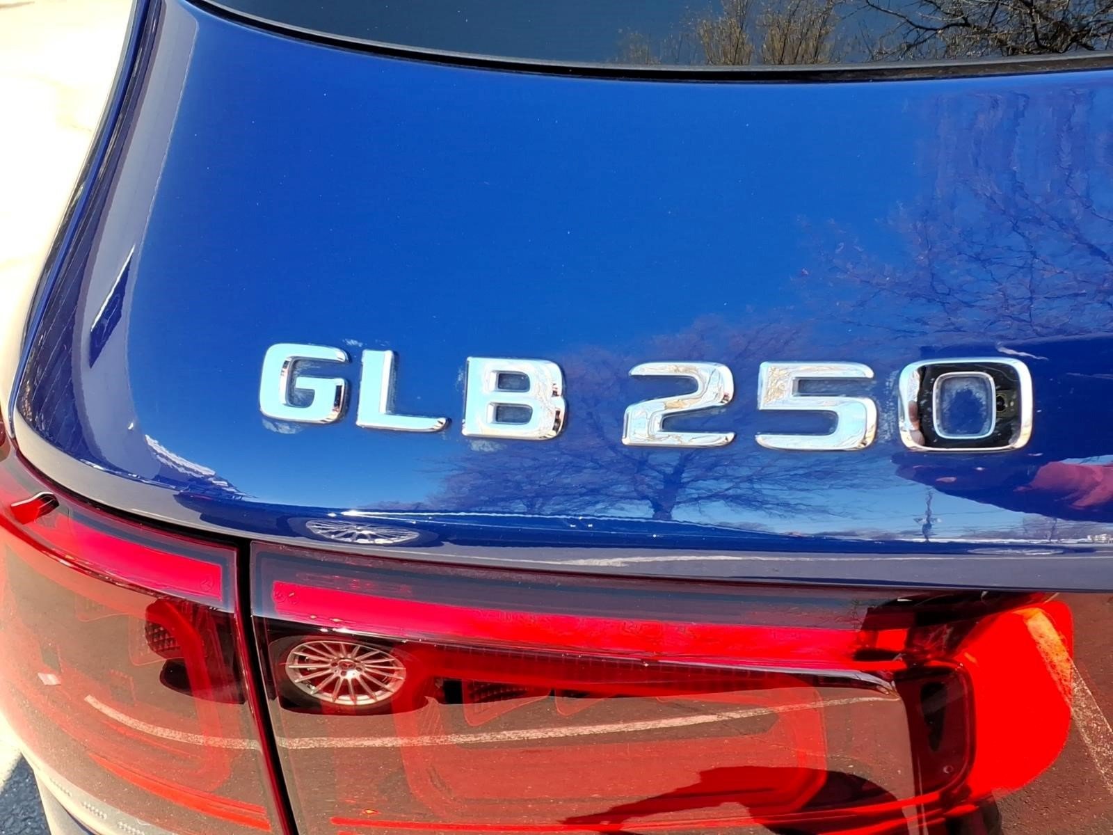 Certified 2022 Mercedes-Benz GLB 250 4MATIC image 16