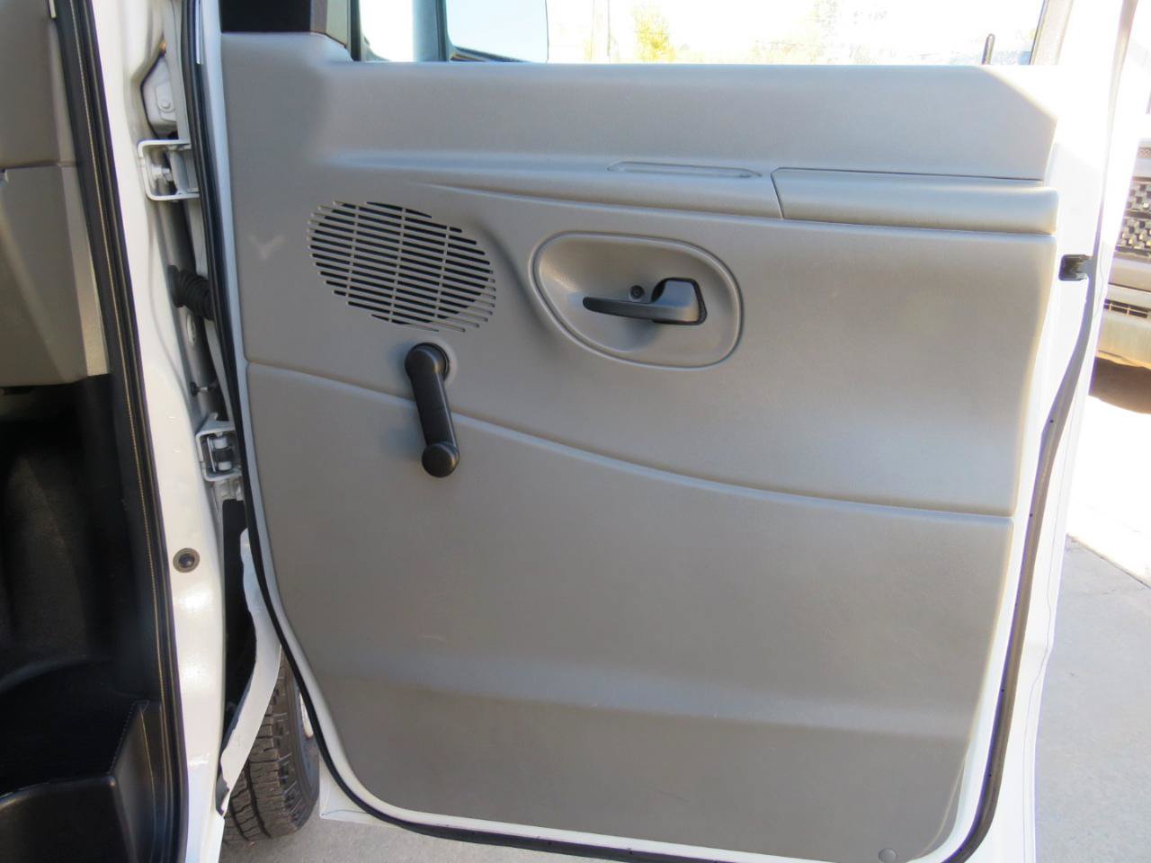 Used 2008 Ford E-250 and Econoline 250 RWD image 24