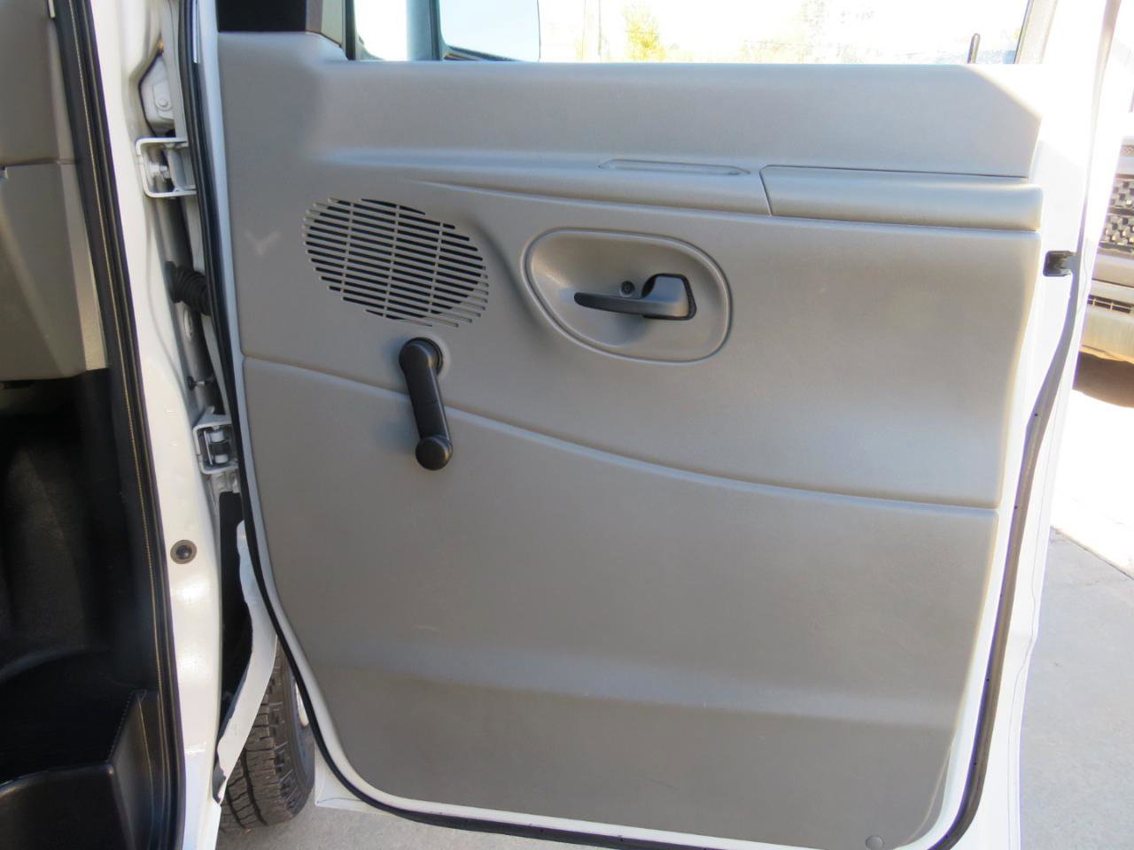 Used 2008 Ford E-250 and Econoline 250 RWD image 24