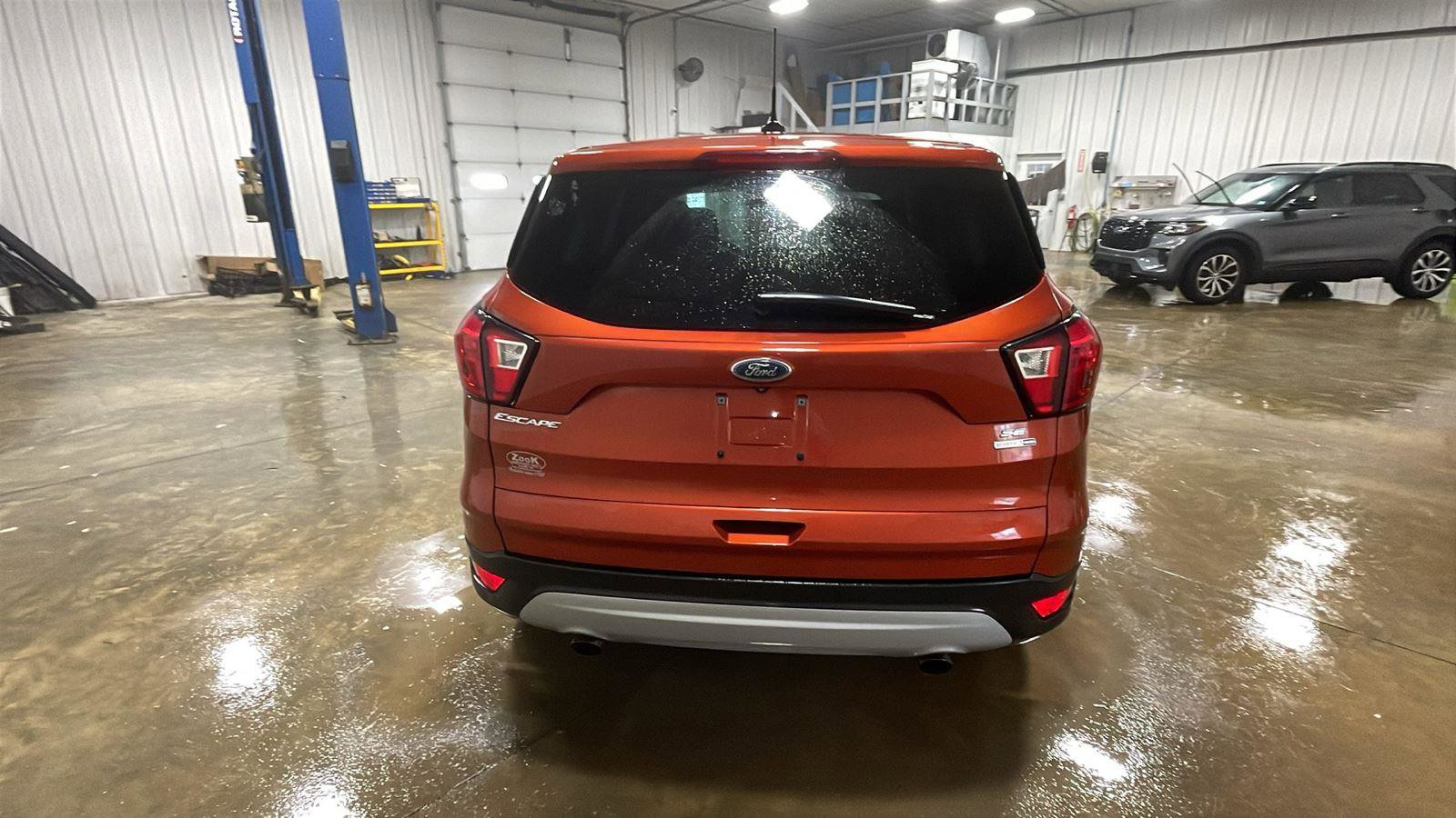 Used 2019 Ford Escape SE image 6