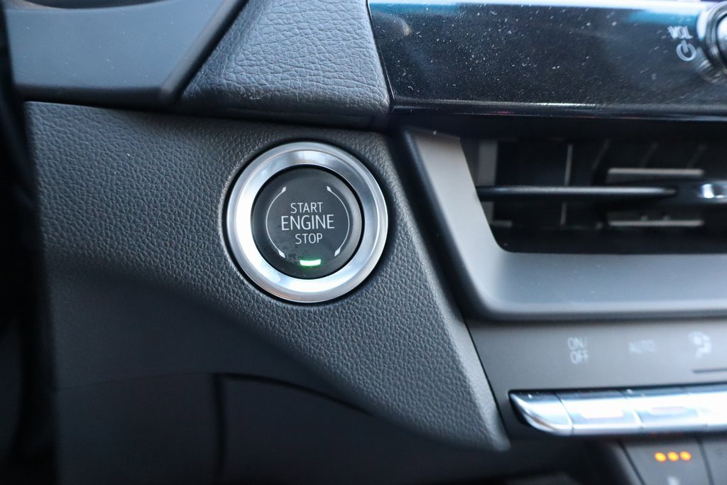 Used 2025 Cadillac CT4 Premium Luxury image 15