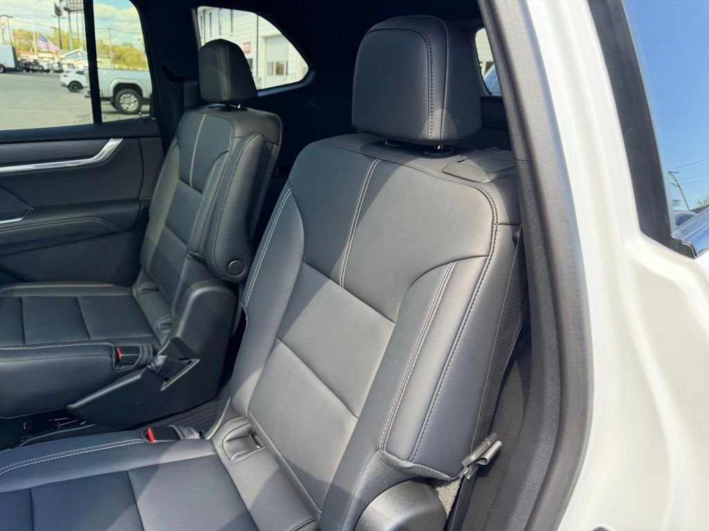 New 2026 GMC Acadia Elevation w/ Black Edition AWD/4WD image 8