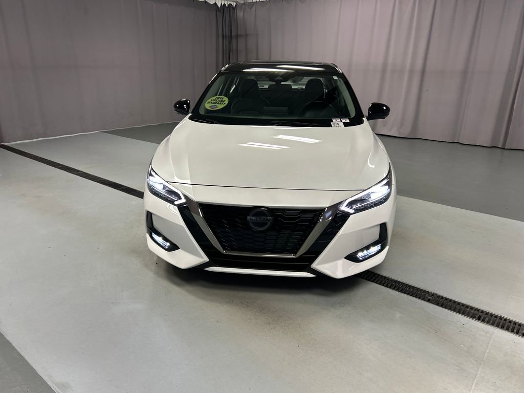 Used 2023 Nissan Sentra SR w/ SR Premium Package FWD image 2