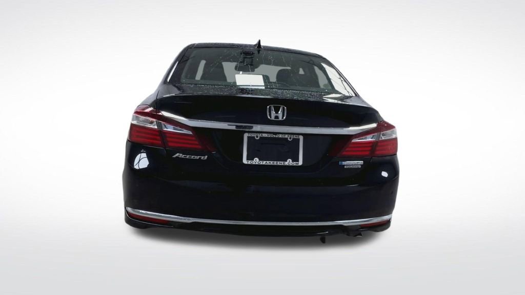Used 2017 Honda Accord Touring image 7