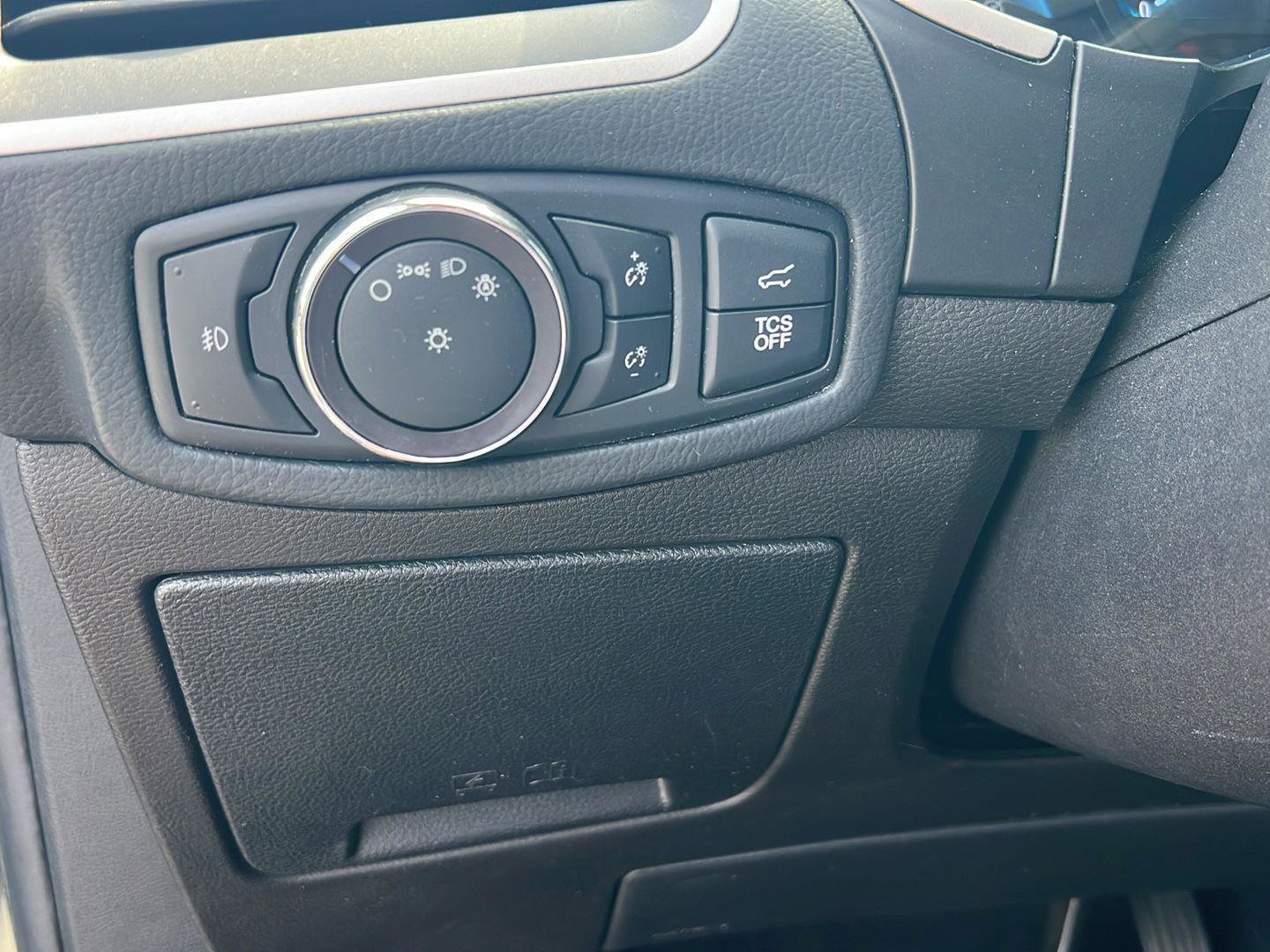 Used 2019 Ford Edge SEL w/ Equipment Group 201A image 19