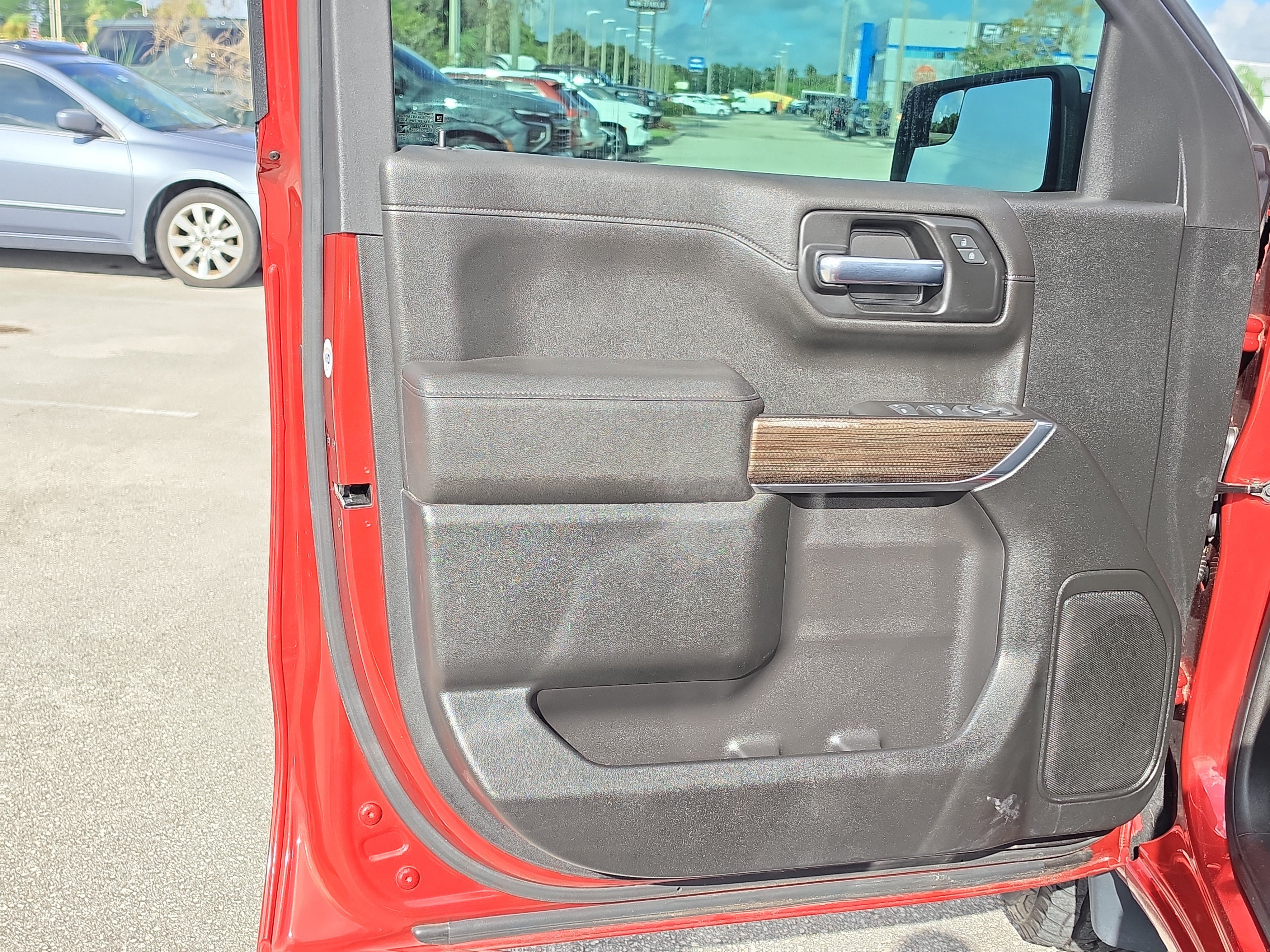 Used 2021 Chevrolet Silverado 1500 LT RWD image 17