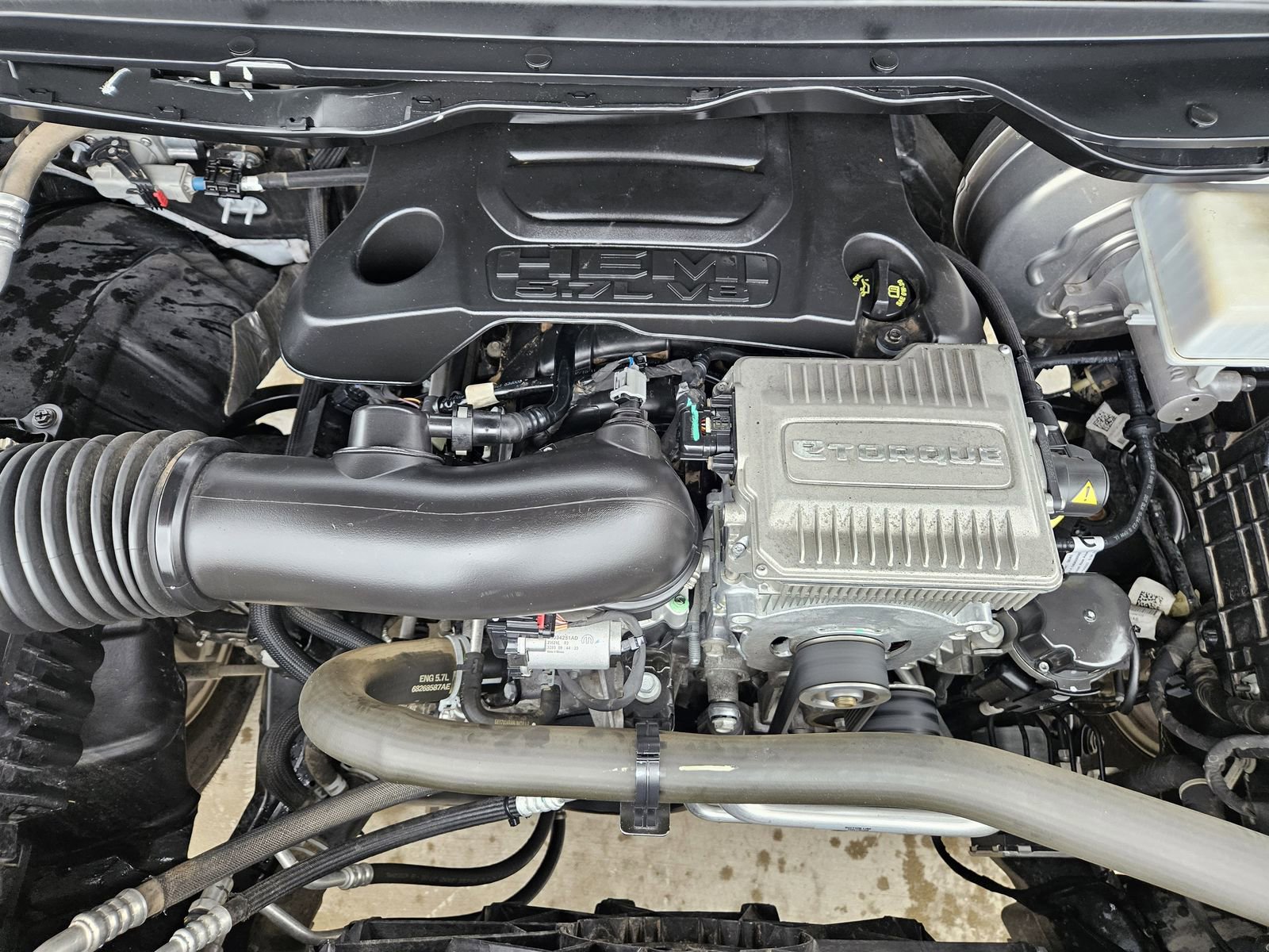 Used 2024 RAM 1500 Laramie RWD image 34