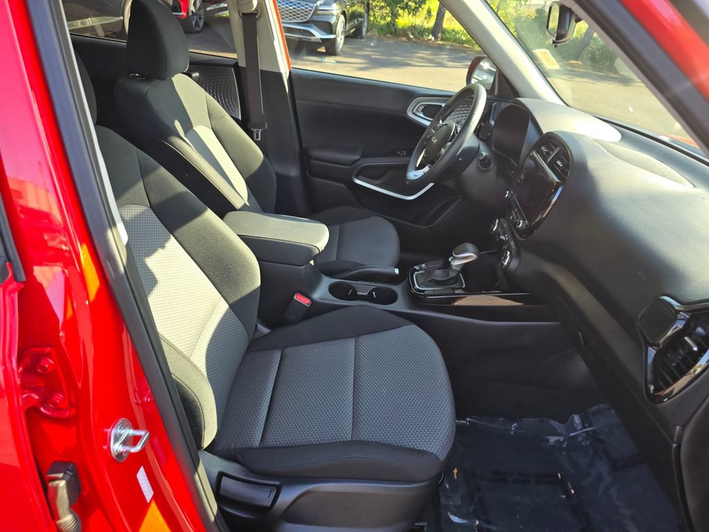 Used 2024 Kia Soul S FWD image 11