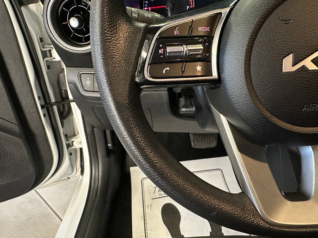 Used 2024 Kia Forte LXS w/ LXS Technology Package FWD image 10