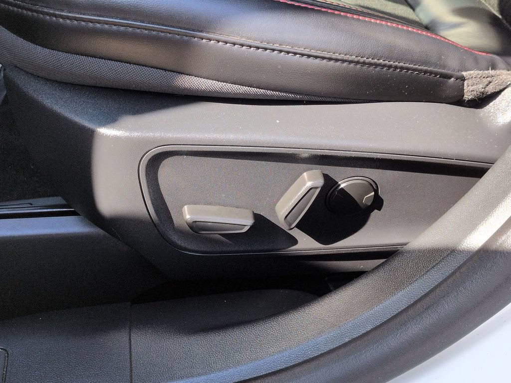 Used 2025 Ford Escape ST-Line FWD image 12