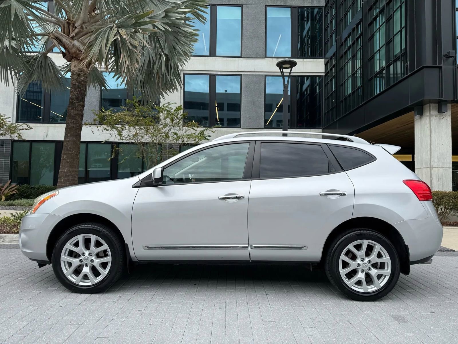 Used 2013 Nissan Rogue SL image 8