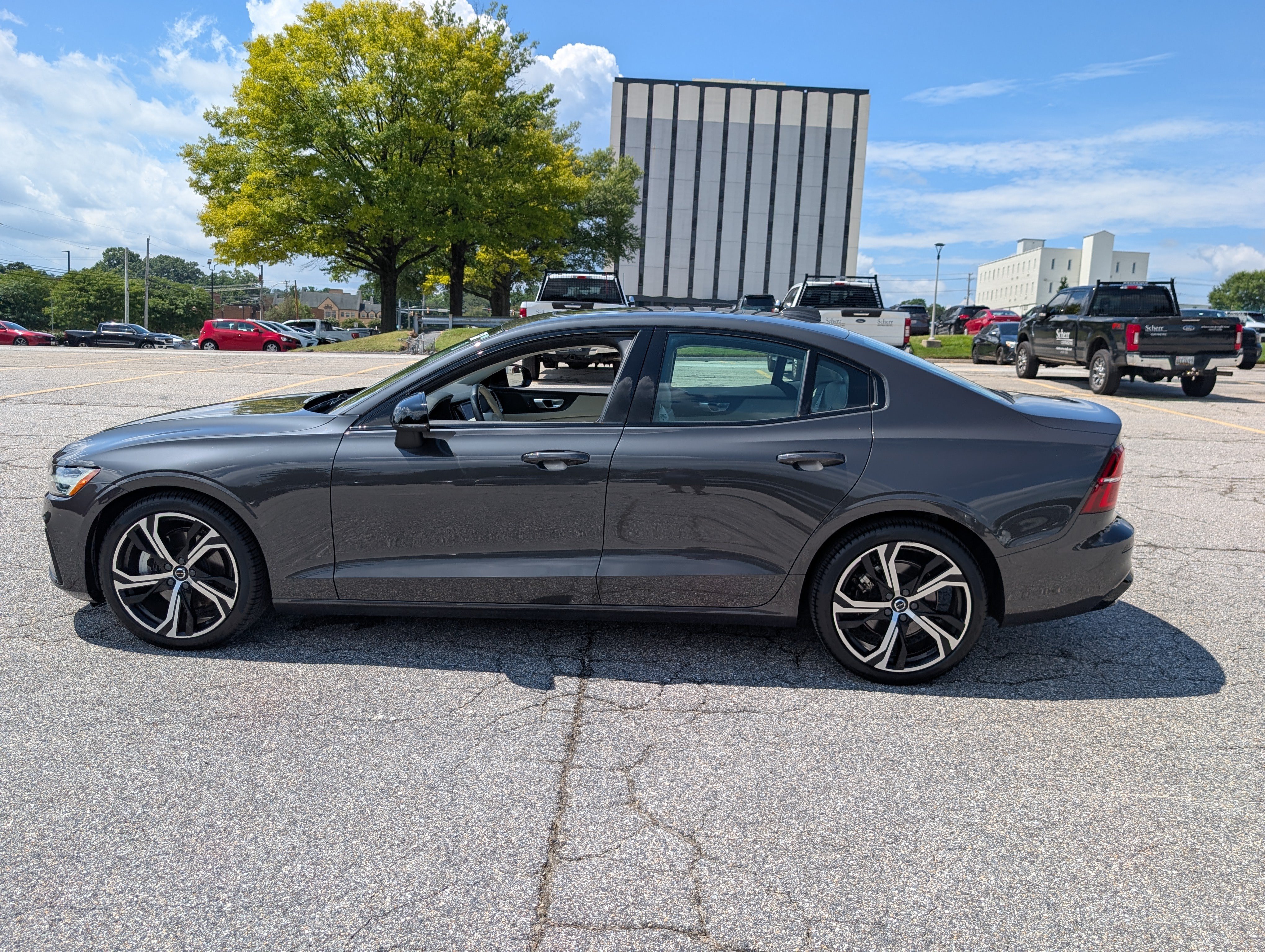 Used 2024 Volvo S60 B5 Core w/ Climate Package FWD image 6